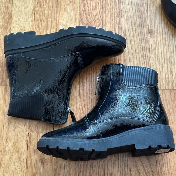 NWOT Clarks Black Patent Leather Boots - Picture 2 of 5